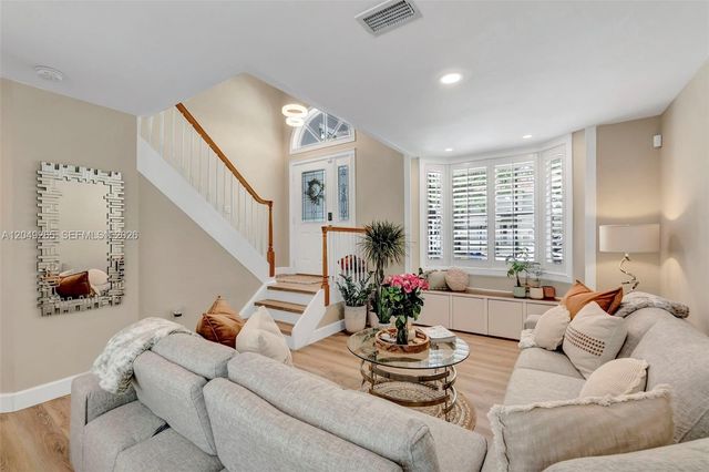 11718 NW 1st St, Coral Springs, FL 33071