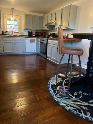 415 Pine St, Yarmouth, MA 02664
