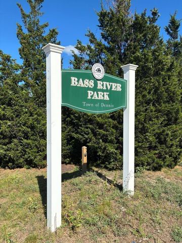 415 Pine St, Yarmouth, MA 02664