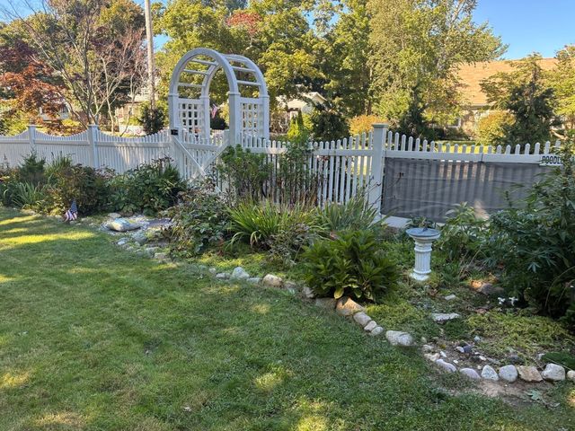 415 Pine St, Yarmouth, MA 02664
