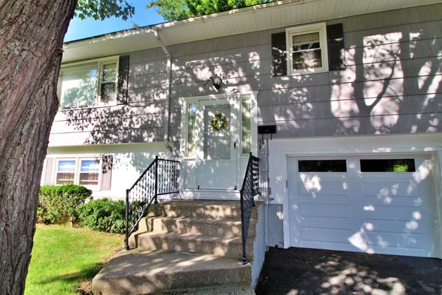 30 Roseade Parkway, Burlington, VT 05408