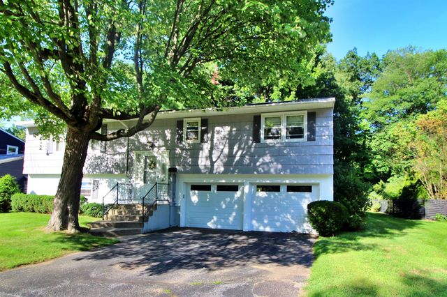 30 Roseade Parkway, Burlington, VT 05408