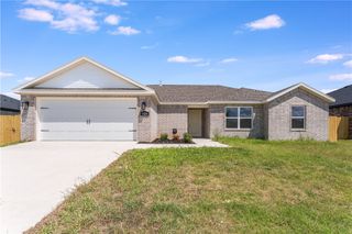 1000 Autumn Royal Avenue, Lowell, AR 72745