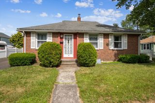 5 Hale Court, Plainville, CT 06062