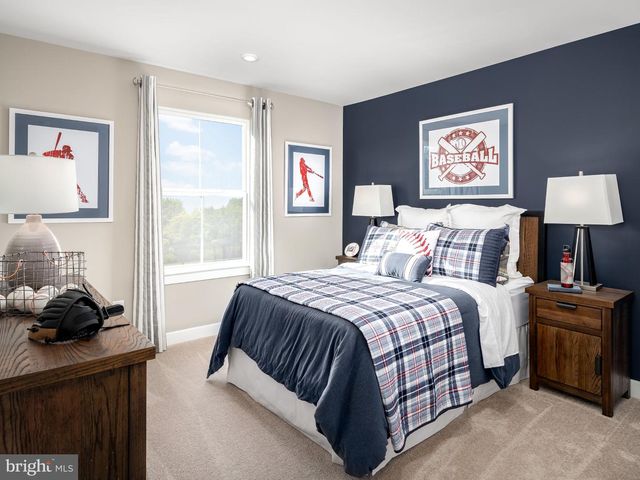 1370 ACAPULCO CT, Martinsburg, WV 25403