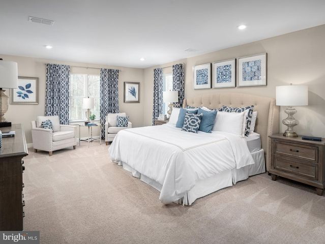 1370 ACAPULCO CT, Martinsburg, WV 25403
