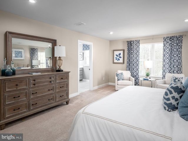 1370 ACAPULCO CT, Martinsburg, WV 25403