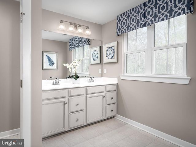 1370 ACAPULCO CT, Martinsburg, WV 25403