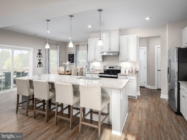 1370 ACAPULCO CT, Martinsburg, WV 25403
