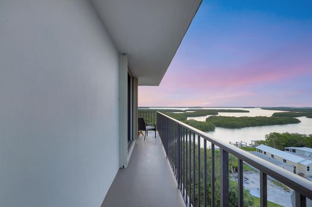 5059 N Highway A1a 806, Hutchinson Island, FL 34949