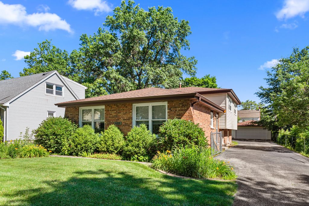 653 Jefferson Street, Crete, IL 60417