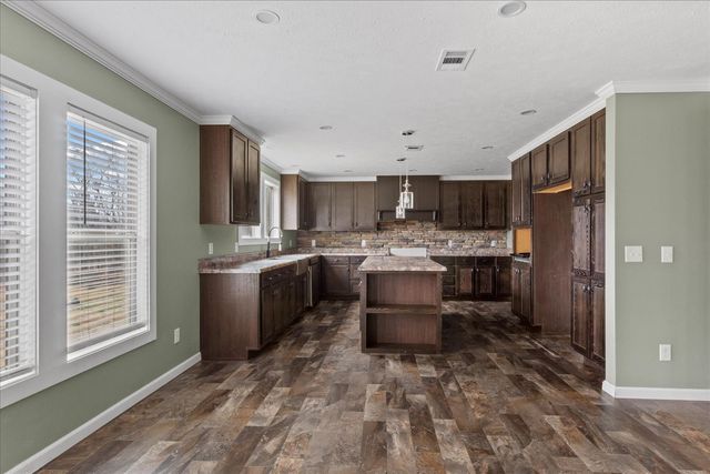 1189 Chicken Creek Rd, Pulaski, TN 38478