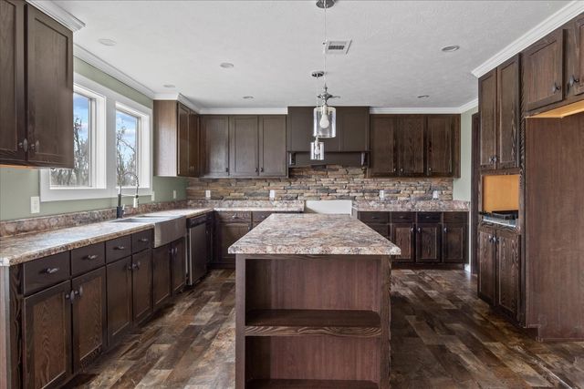 1189 Chicken Creek Rd, Pulaski, TN 38478