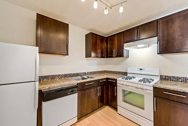 3900 W 7th Street, Fort Worth, TX 76107