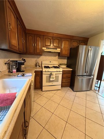6 Balsam Court, Johnston, RI 02919