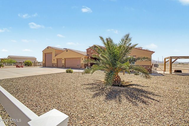 24039 W Cavedale Drive, Wittmann, AZ 85361