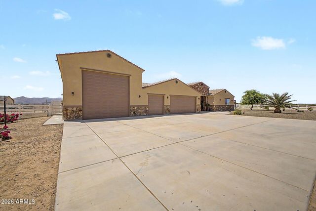 24039 W Cavedale Drive, Wittmann, AZ 85361