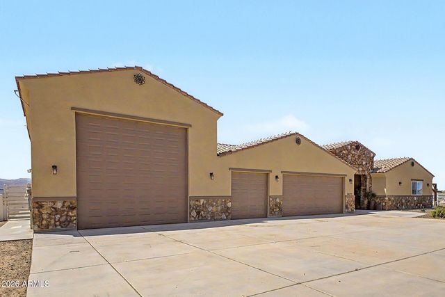 24039 W Cavedale Drive, Wittmann, AZ 85361
