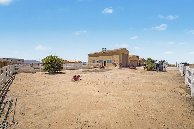 24039 W Cavedale Drive, Wittmann, AZ 85361