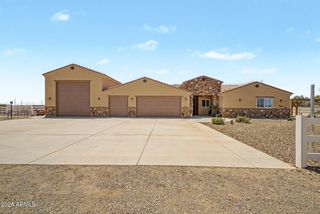 24039 W Cavedale Drive, Wittmann, AZ 85361