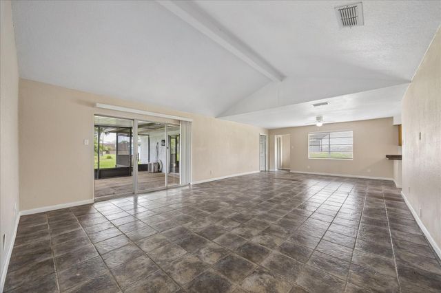 316 Rabbit Trail, Lake Jackson, TX 77566