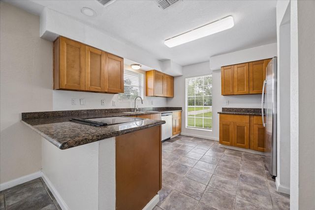 316 Rabbit Trail, Lake Jackson, TX 77566