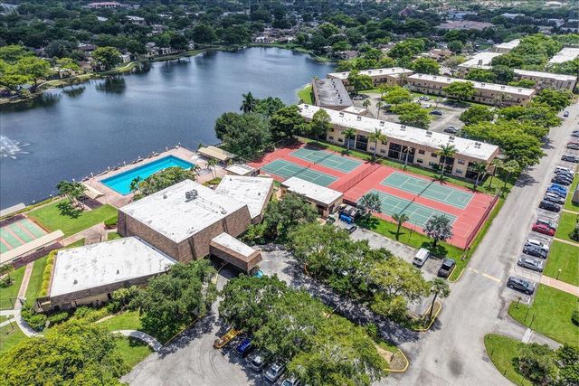 412 Briarwood Circle, Hollywood, FL 33024