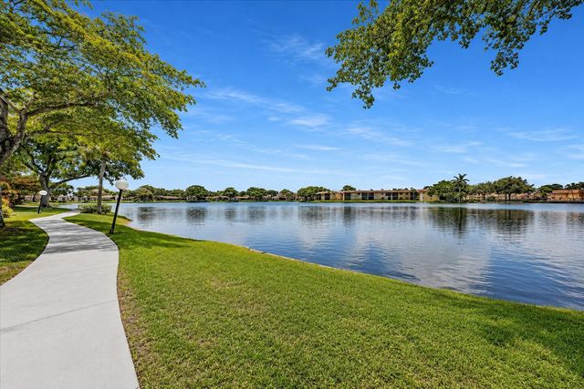 412 Briarwood Circle, Hollywood, FL 33024