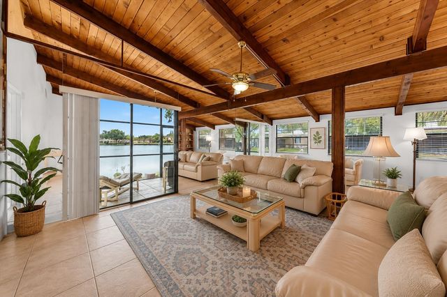 412 Briarwood Circle, Hollywood, FL 33024