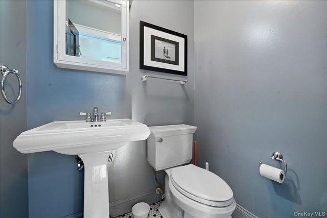 70 Larch Avenue, Floral Park, NY 11001