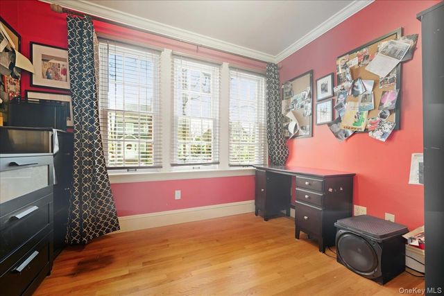 70 Larch Avenue, Floral Park, NY 11001