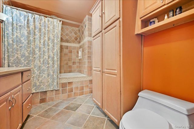 70 Larch Avenue, Floral Park, NY 11001