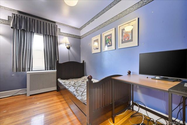 70 Larch Avenue, Floral Park, NY 11001