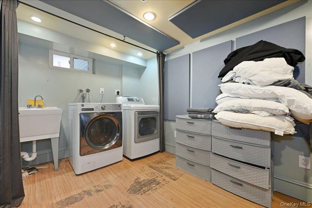 70 Larch Avenue, Floral Park, NY 11001