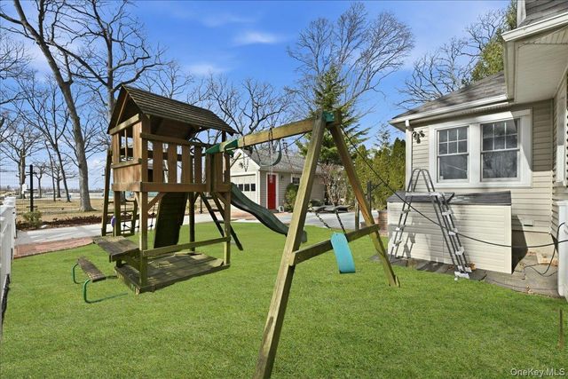 70 Larch Avenue, Floral Park, NY 11001