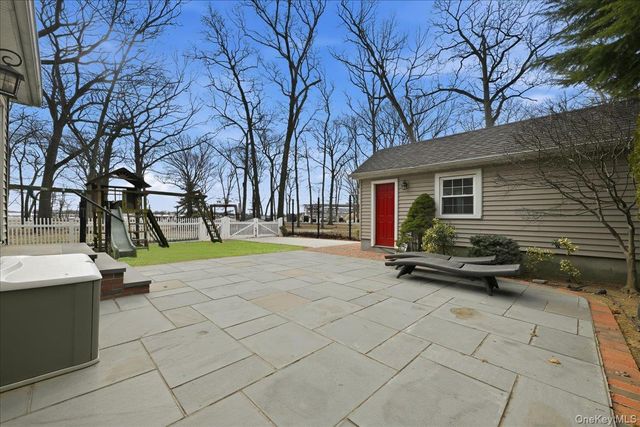 70 Larch Avenue, Floral Park, NY 11001