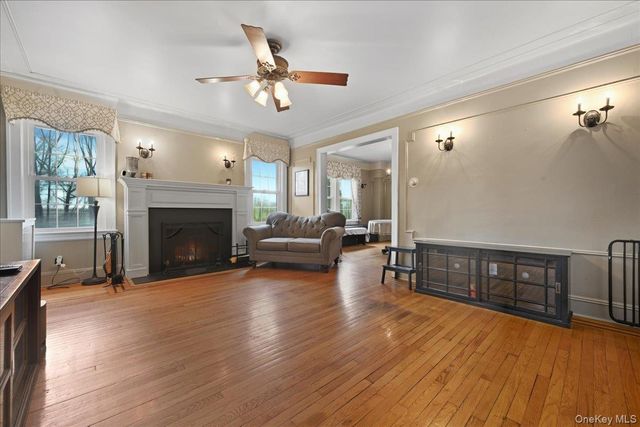 70 Larch Avenue, Floral Park, NY 11001