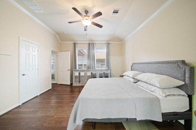 13739 Mckinney Creek Lane, Houston, TX 77044