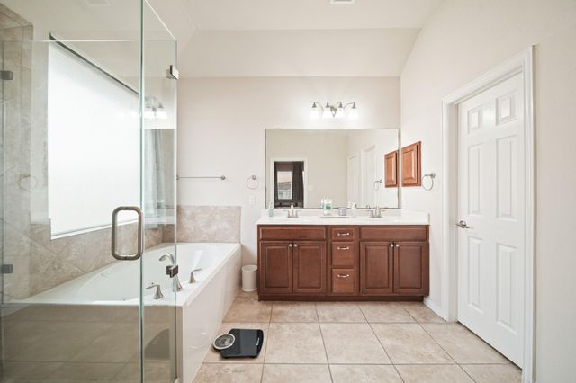 13739 Mckinney Creek Lane, Houston, TX 77044