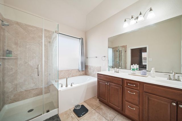 13739 Mckinney Creek Lane, Houston, TX 77044