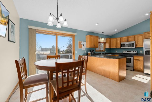 7125 W Rosemont Ln Lane, Sioux Falls, SD 57106