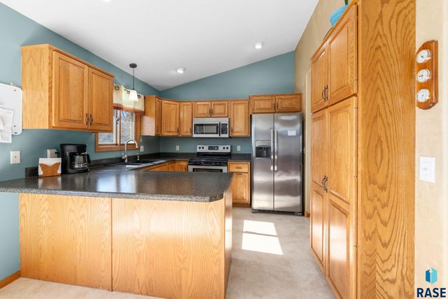 7125 W Rosemont Ln Lane, Sioux Falls, SD 57106