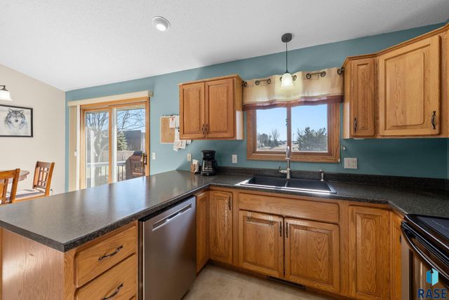 7125 W Rosemont Ln Lane, Sioux Falls, SD 57106