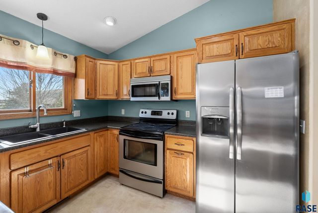 7125 W Rosemont Ln Lane, Sioux Falls, SD 57106