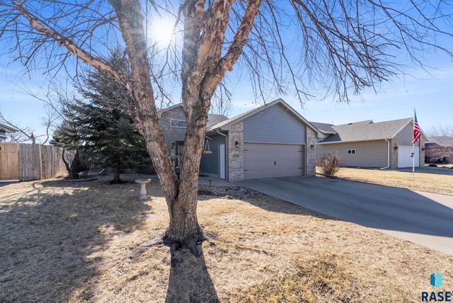 7125 W Rosemont Ln Lane, Sioux Falls, SD 57106