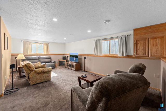 7125 W Rosemont Ln Lane, Sioux Falls, SD 57106