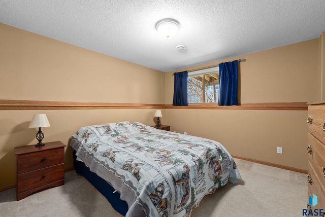 7125 W Rosemont Ln Lane, Sioux Falls, SD 57106