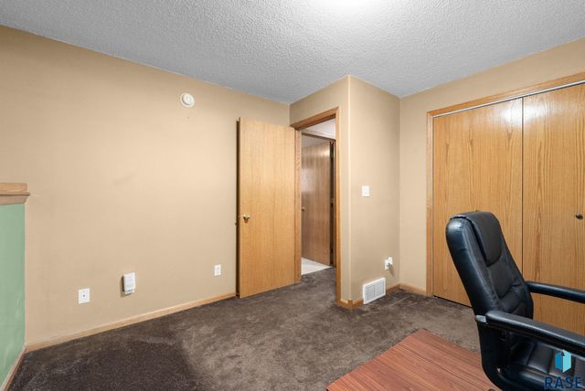 7125 W Rosemont Ln Lane, Sioux Falls, SD 57106