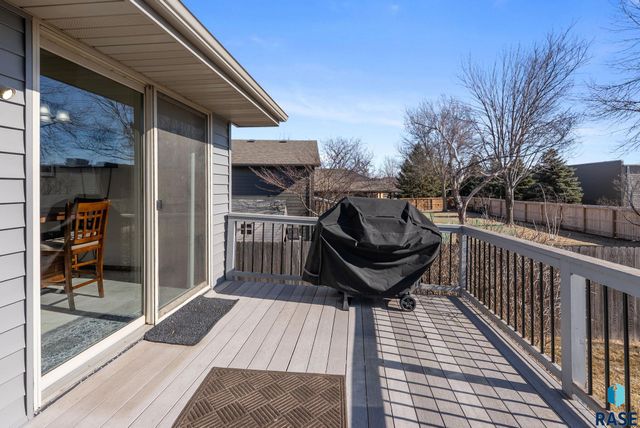 7125 W Rosemont Ln Lane, Sioux Falls, SD 57106