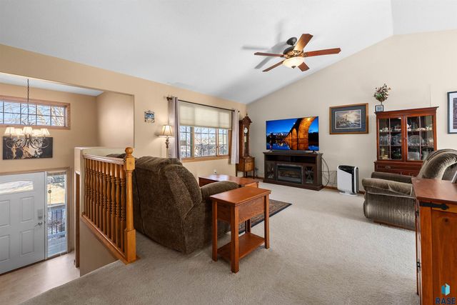 7125 W Rosemont Ln Lane, Sioux Falls, SD 57106